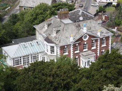 Eagle House Hotel - Bild 1