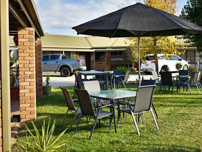 Statesman Motor Inn - Bild 1