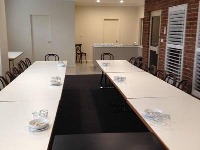 Francis Phillip Motor Inn And The Lodge Serviced Apartments - Bild 1