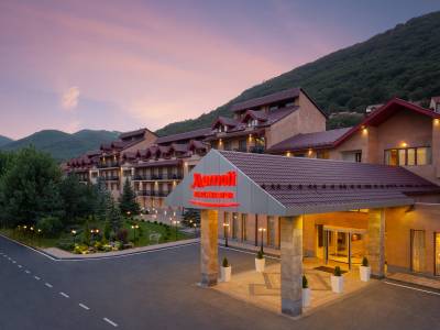 Tsaghkadzor Marriott Hotel - Bild 1