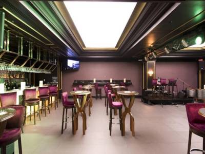 Elite World Van - Bild 1