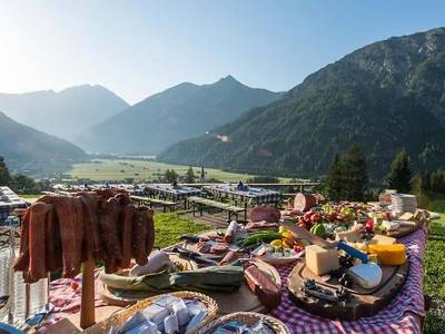 Oberlechtaler Hof - Bild 1