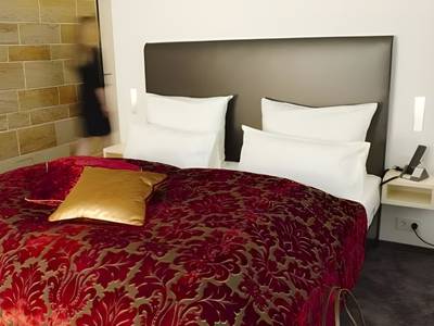 Schlosshotel Bergzaberner Hof - Bild 1