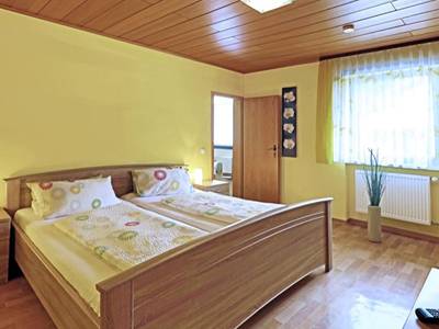 Gaststätte & Pension Grüner Baum - Bild 1