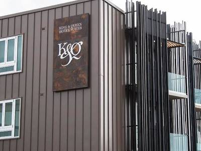 King & Queen Hotel Suites - Bild 1