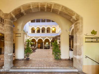 Hotel ILUNION Mérida Palace - Bild 1