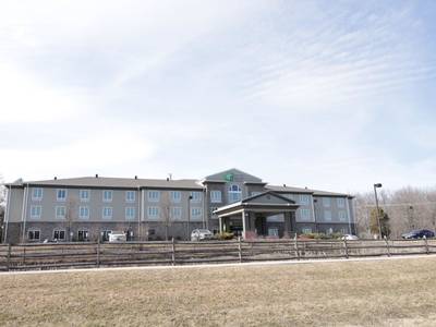 Holiday Inn Express & Suites Montgomery - Bild 1