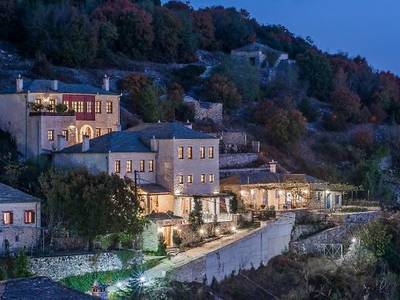 Pirrion Hotel - Bild 1