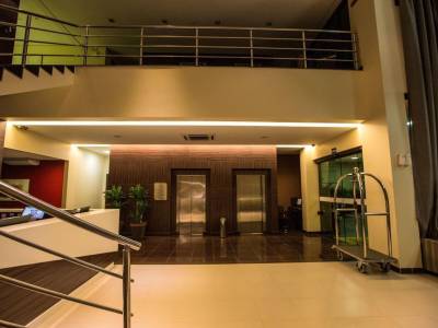 Golden Plaza - Bild 1