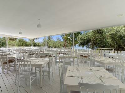 Calamos Beach Hotel - Bild 1