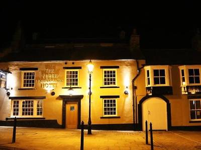 The Three Horseshoes Hotel - Bild 1