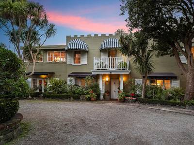 The Castle Villa By The Sea - Bild 1