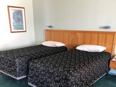 Young Federation Motor Inn - Bild 1