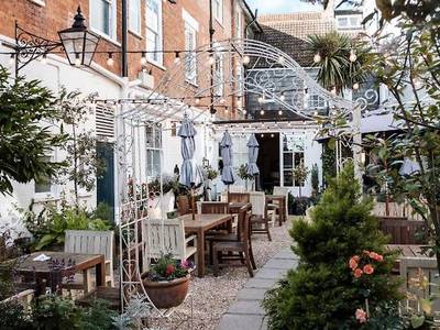 The Bull Hotel - Bild 1