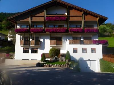 Raschötzhof - Bild 1