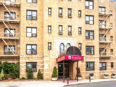 Ramada by Wyndham Jersey City - Bild 1