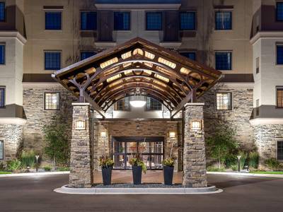 Staybridge Suites Eau Claire - Altoona - Bild 1