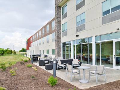 Holiday Inn Express & Suites Salem - Bild 1