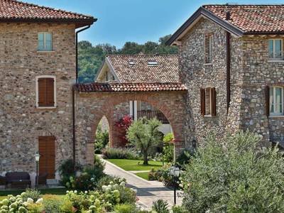 Chervò Golf Hotel Spa & Resort San Vigilio - Apartments - Bild 1