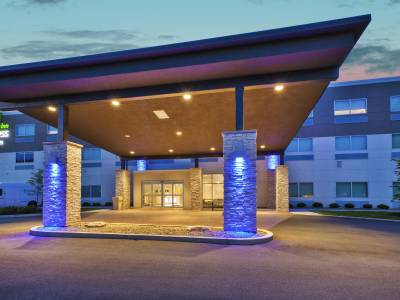 Holiday Inn Express & Suites New Castle - Bild 1