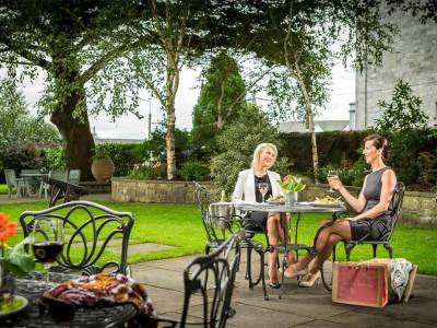 Old Ground Hotel - Bild 1