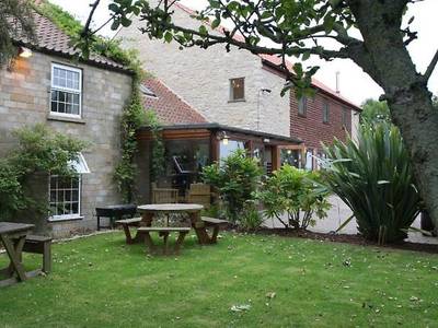 Cottage Lea's Country Hotel & Restaurant - Bild 1