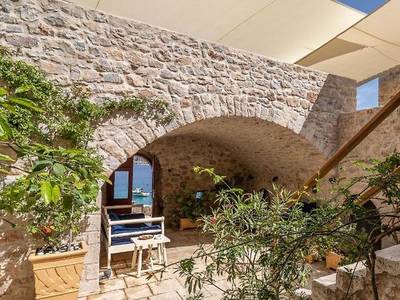 Pirgos Mavromichali - Bild 1