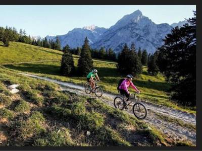 Hwest Hotel Hall - Bild 1