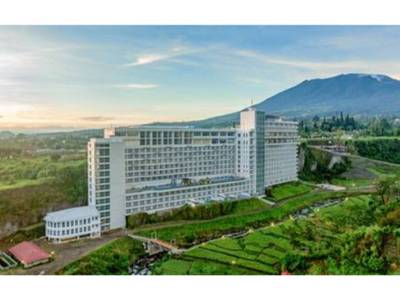 Le Eminence Puncak Hotel Convention & Resort - Bild 1