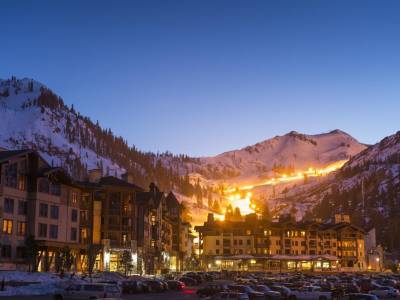 The Village at Palisades Tahoe - Bild 1