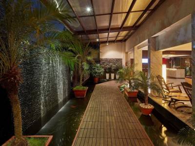 Royal Orchid Beach Resort & Spa, Goa - Bild 1