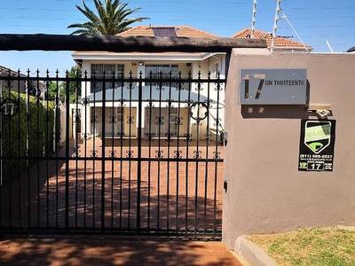 17 on 13th Guest House - Bild 1