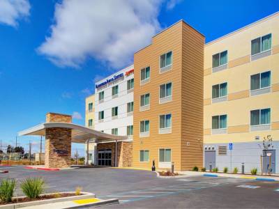 Fairfield Inn & Suites by Marriott Hollister - Bild 1