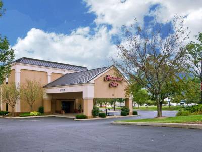 Hampton Inn Wooster - Bild 1