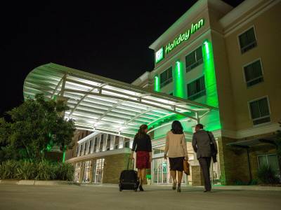 Holiday Inn Long Island - ISLIP Arpt East - Bild 1