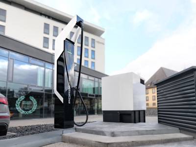 V8 HOTEL Motorworld Region Stuttgart, BW Premier Collection - Bild 1