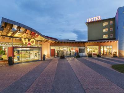 H2O Hotel Therme Resort - Bild 1
