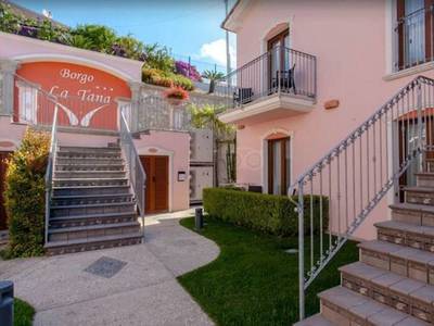 Hotel Ristorante Borgo La Tana - Bild 1