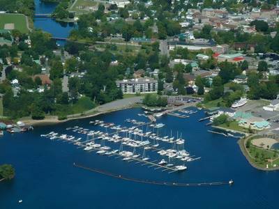 Holiday Inn Express & Suites 1000 Islands - Gananoque - Bild 1