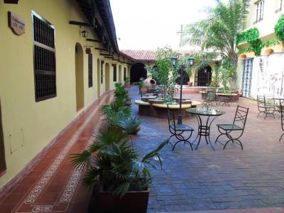 Hotel E El Colonial - Bild 1