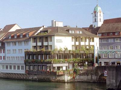 Schiff am Rhein - Bild 1