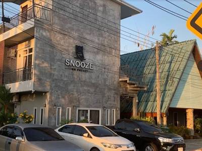Snooze Inn Phuket - Bild 1