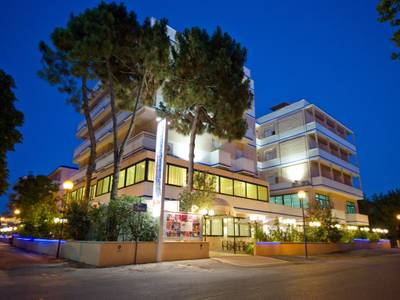 Color Metropolitan Family Hotel - Bild 1