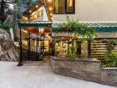 Country Inn Premier Pacific Resort, Mussoorie - Bild 1