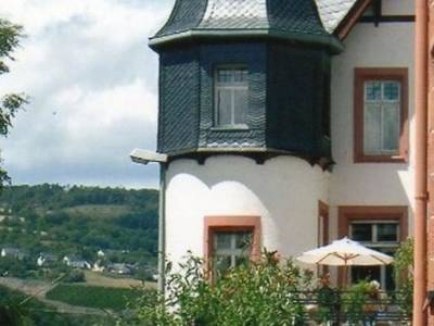 Wohnen im Burghotel - Bild 1