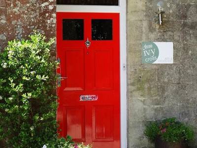 Three Ivy Cross - Bild 1