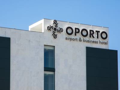 Oporto Airport & Business Hotel - Bild 1