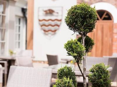 The Beverley Arms Hotel - Bild 1