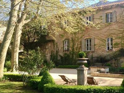 Chateau De Jouques - Bild 1