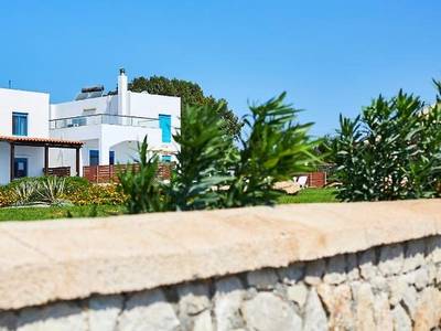 Nerida Beachfront Villas - Bild 1